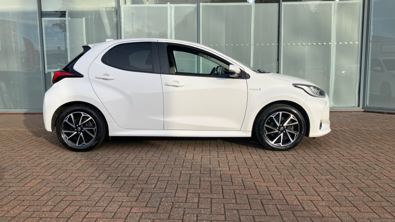 Toyota Yaris 1.5 Hybrid Design 5dr CVT Hybrid Hatchback